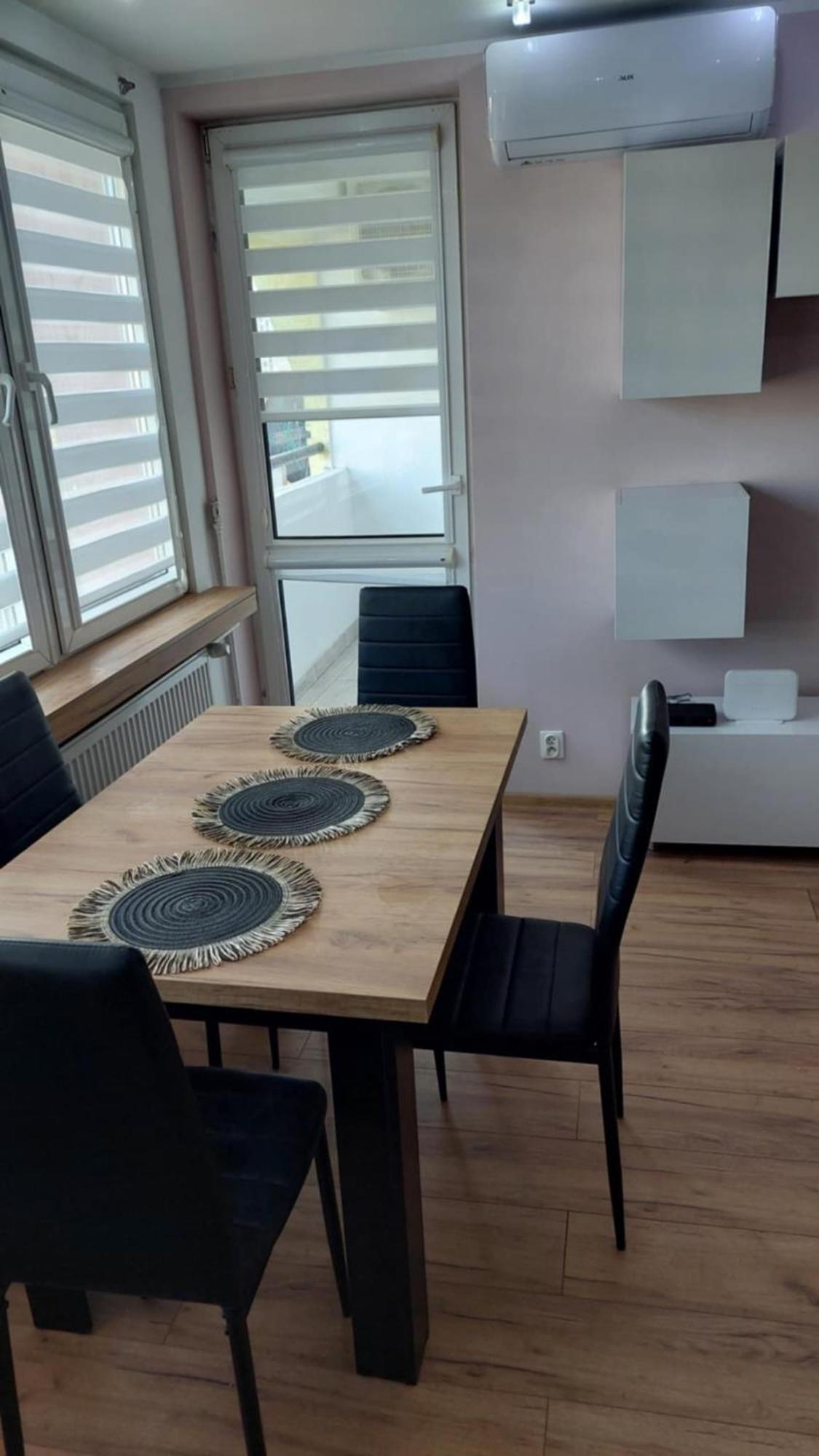 Ekskluzywny Apartament W Centrum Z Klimatyzacja I Balkonem Lubin  Exterior photo